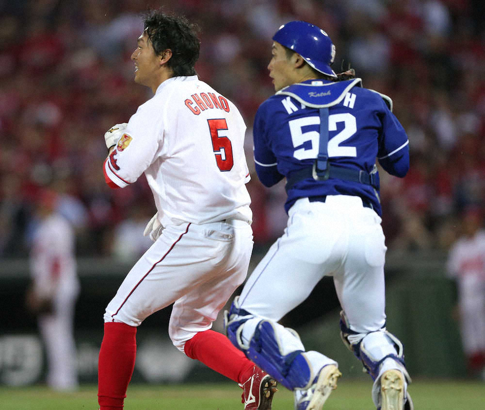 【画像・写真】広島、長野まさかの転倒　本塁目前で足もつれ…絶好の先制機逃す