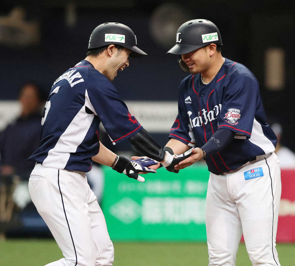 【画像・写真】西武・外崎　復活のアップルパンチ4号2ラン！志願練習参加で即結果