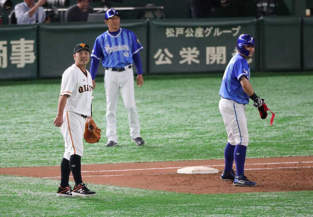 【画像・写真】巨人・阿部　今季初めて守備につく　4年ぶり捕手登録も一塁へ