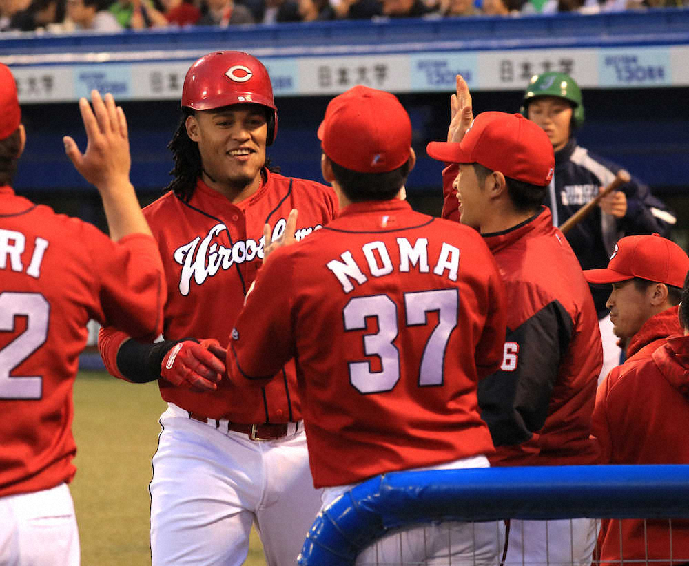 【画像・写真】広島　バティスタ　さすが神宮の鬼！2戦連発で先制