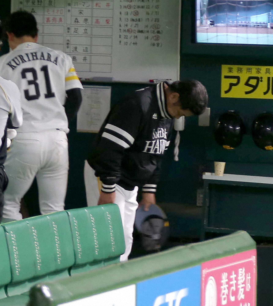 【画像・写真】ソフトB・工藤監督「常に前を向いて」今季ワースト9失点大敗も視線は次戦へ