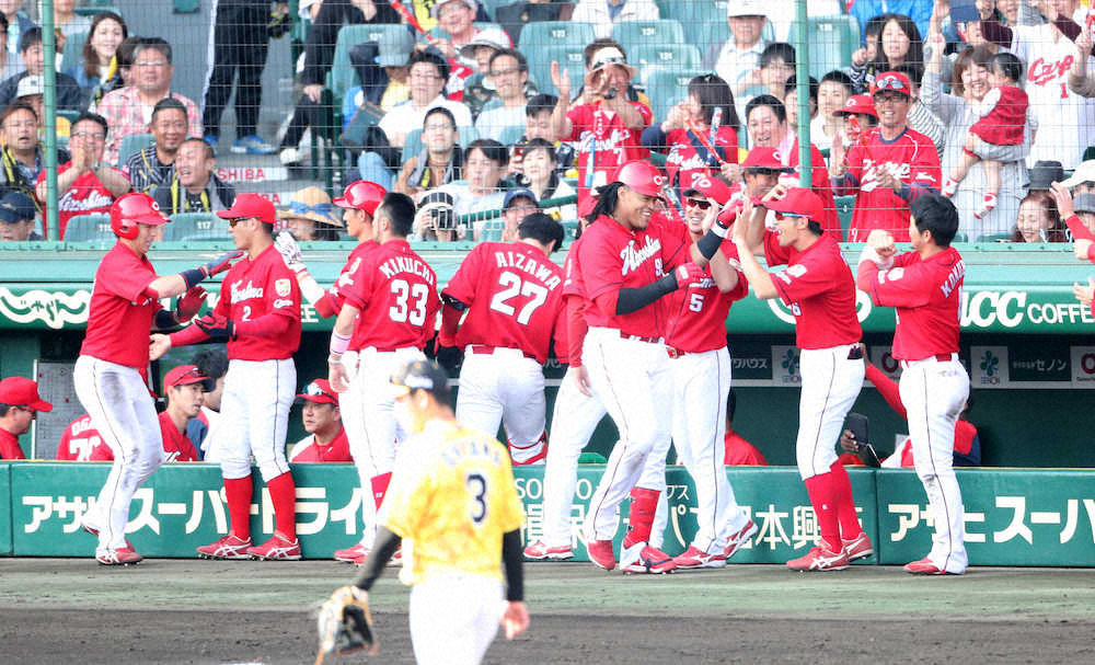 【画像・写真】広島　8連勝後の連敗4で止めた！8回まで二塁すら踏めず…9回一挙4点！バティ値千金V2ラン