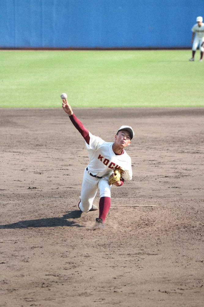 【画像・写真】高知の1年・森木　MAX145キロ公式戦デビュー、2回3安打1失点　中学時代軟式で150キロ記録