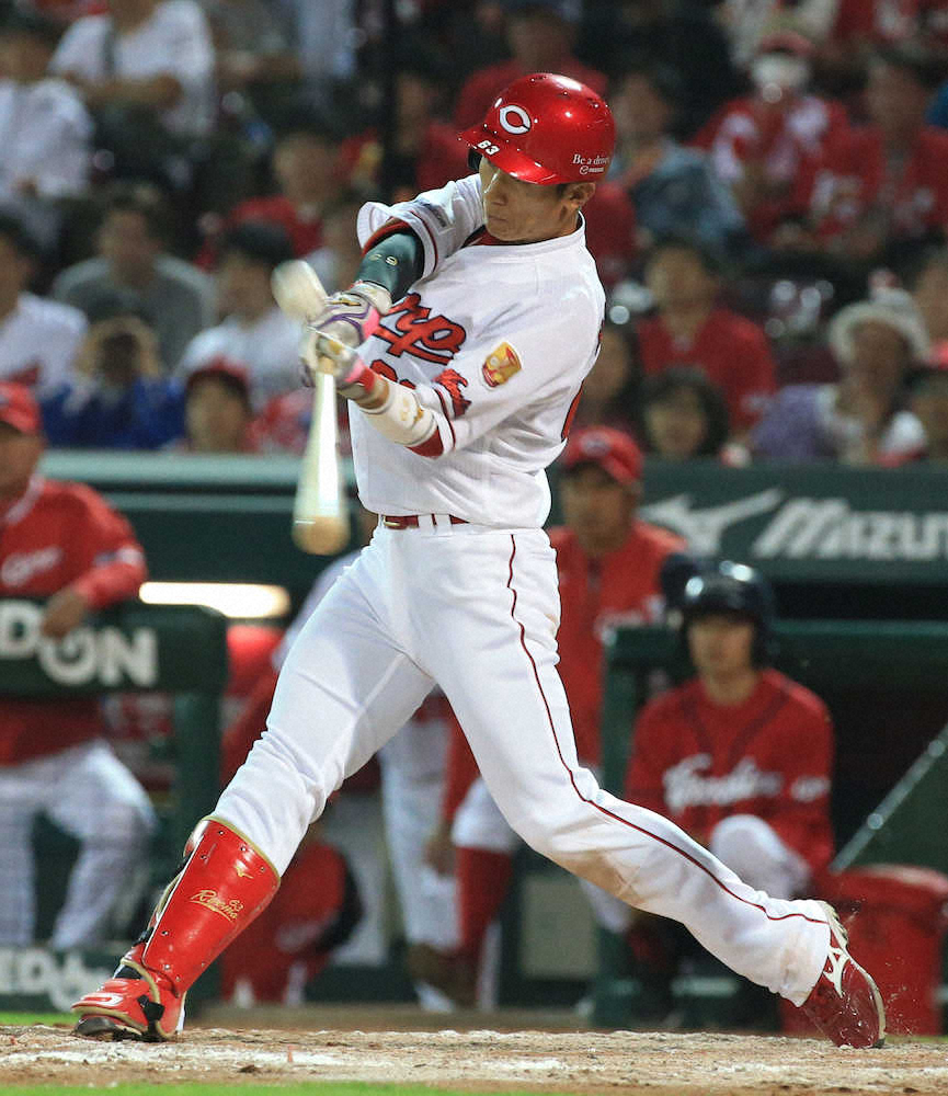 【画像・写真】広島　3点差追いつかれるも8回一挙3点、2連勝　タイムリーエラー安部が意地の2ラン