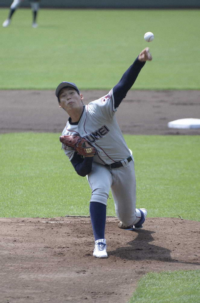 【画像・写真】立命大・坂本、プロ注目投手同士の投げ合い制す「絶対に自分が投げきって勝ってやろうと」