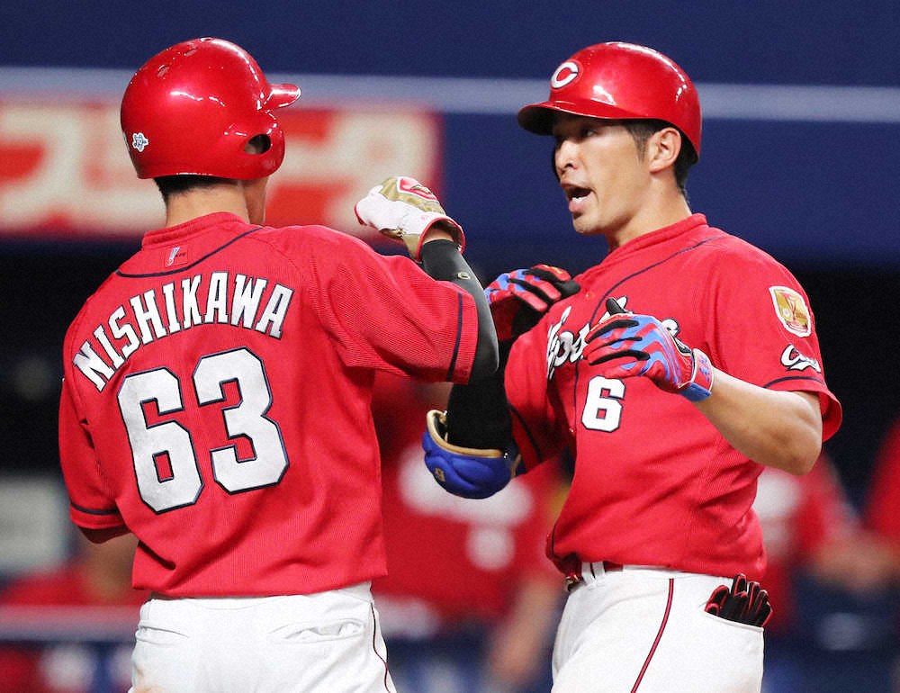 【画像・写真】広島4連勝で5割復帰！3試合連続の延長戦制す　代打・松山が起死回生打　西川が決勝三塁打