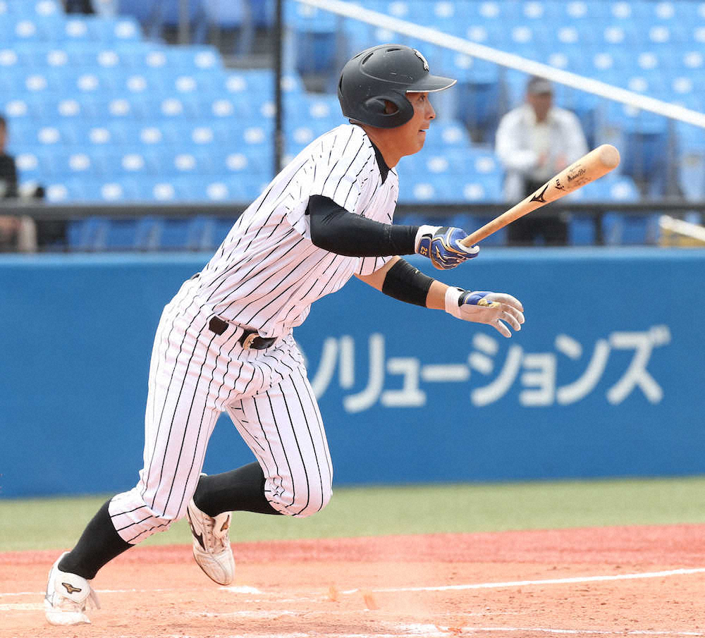 【画像・写真】亜大・安田が主将の意地！9回2死満塁から代打V2点打