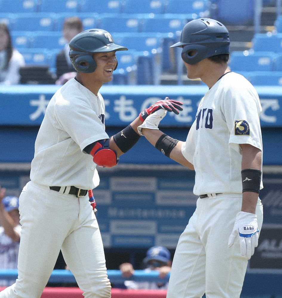 【画像・写真】東洋大　YS砲アベック弾で快勝　4番・佐藤「心と体を一致させて」2季ぶり一発