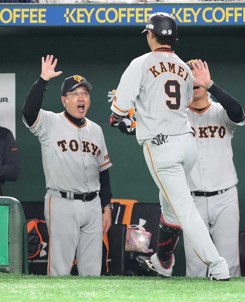 【画像・写真】巨人・亀井「奈良の誇り」岡本と連続アーチ「奈良県人がしっかり打てばもっと強くなる」