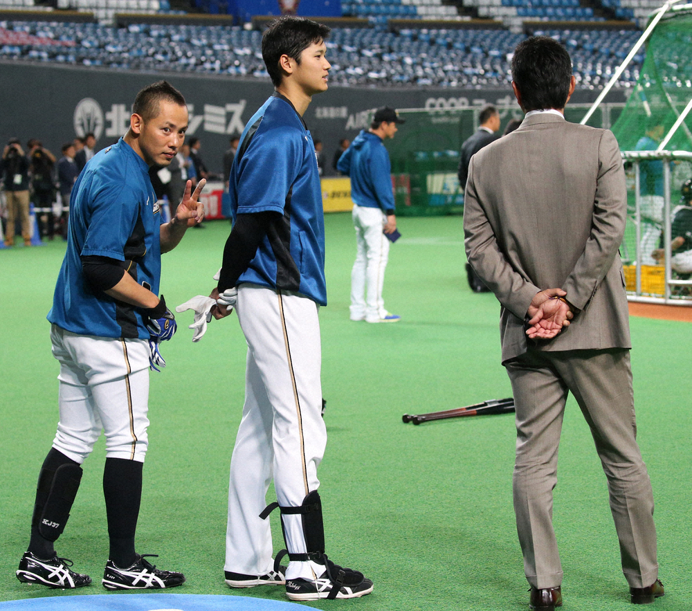 【画像・写真】日ハム時代の大谷（右）と矢野氏