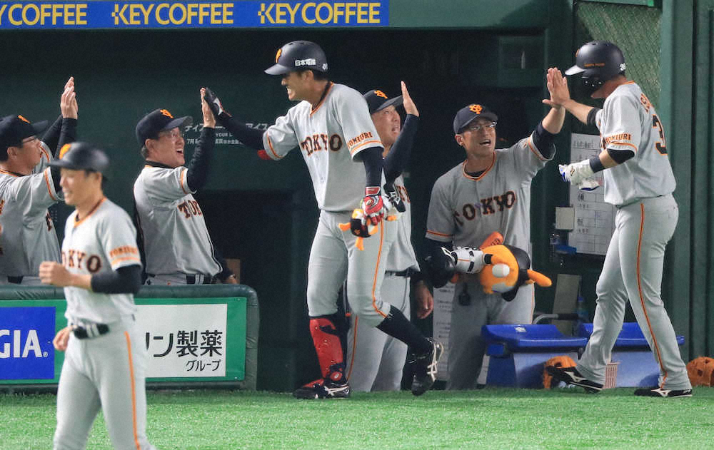 【画像・写真】巨人、23安打は10年ぶり　東京ドームでは球団新記録