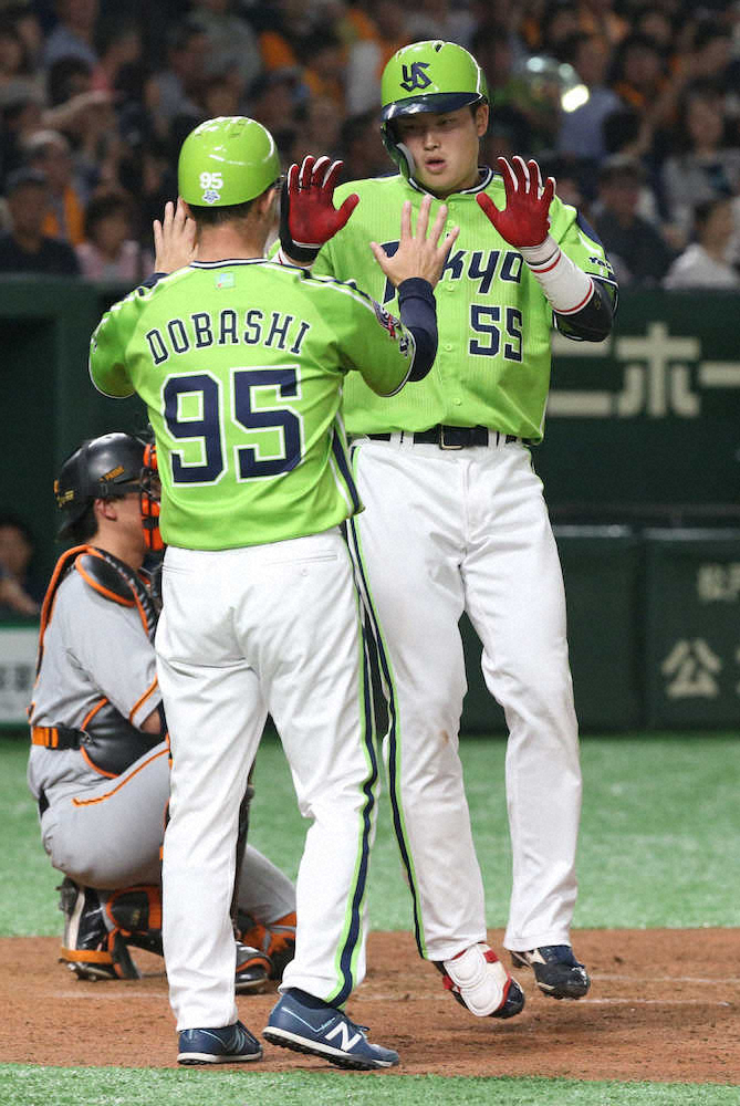 【画像・写真】ヤクルト・村上　球団55年ぶりの高卒2年目以内での2桁本塁打達成　メルセデスから4回に先制ソロ