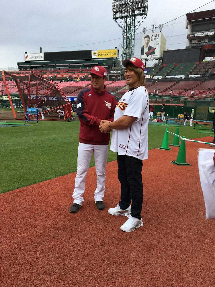 【画像・写真】新日本・棚橋、ストライク始球式にどや顔「逸材感が出ましたね」