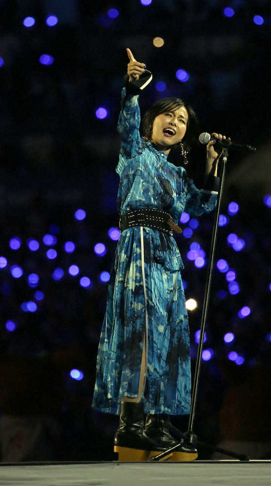 【画像・写真】相川七瀬　ハマスタで試合後ミニライブ「最高の試合でした　ベイスターズ」