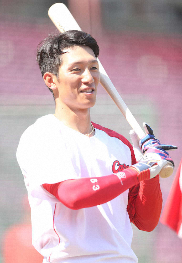 【画像・写真】ティー打撃をする西川