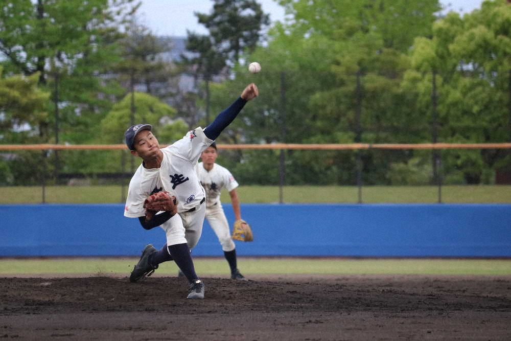 【画像・写真】丹生・玉村　星稜相手に6回0／3を1失点の好投　9球団20人のスカウト陣ズラリ