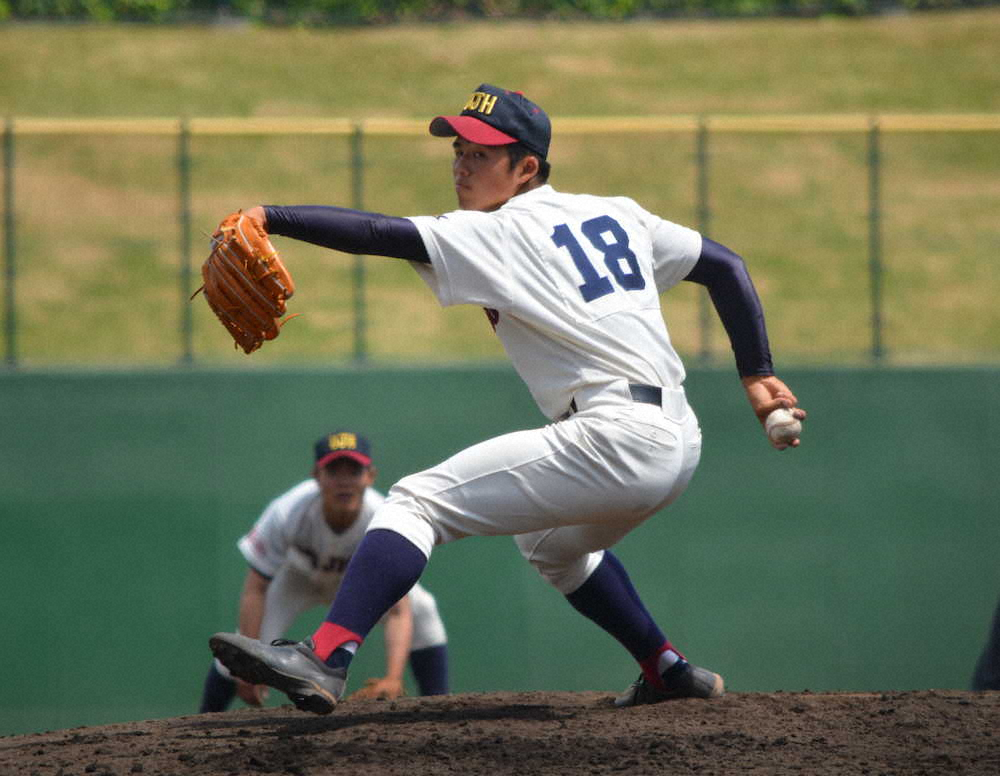 春季高校野球関東大会・東海大相模―浦和実・先発した浦和実の右腕、豆田