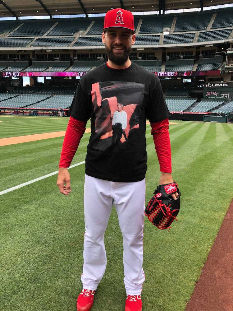 【画像・写真】大谷　9試合ぶりベンチスタート　同僚は「一平Tシャツ」で練習
