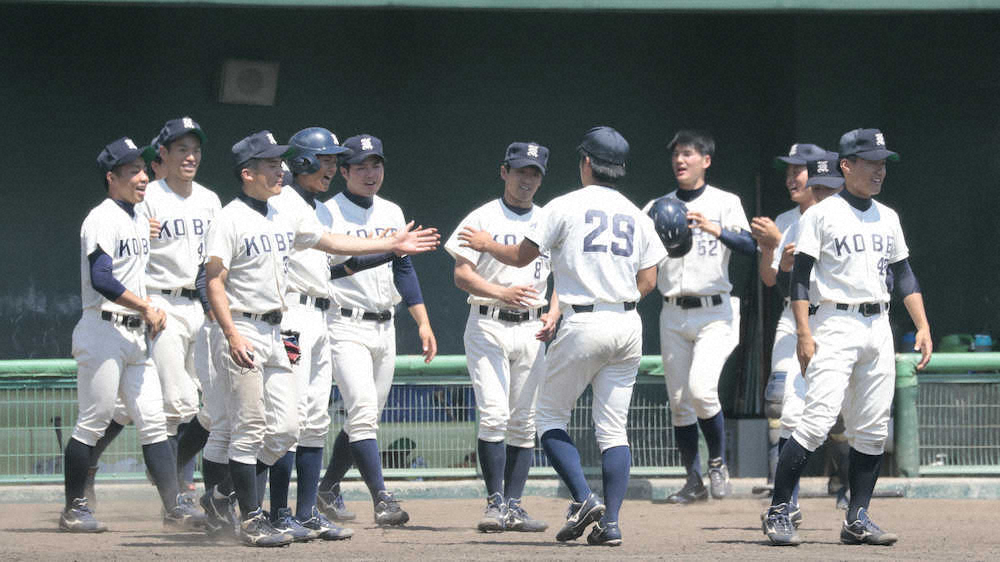 【画像・写真】神戸大　1部残留に王手　両軍合わせて18四死球の大荒れ試合制する