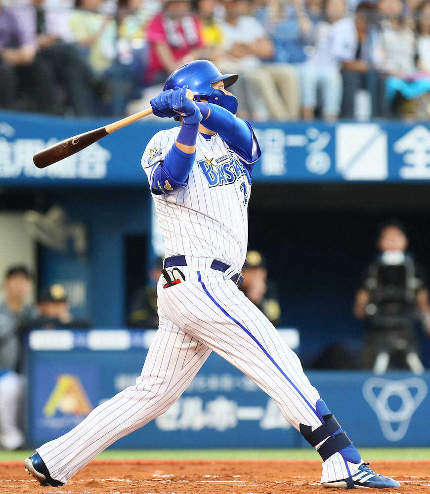 【画像・写真】DeNA　天敵討ちへ4番・筒香が先制2ラン！前夜4三振の悔しさ晴らした