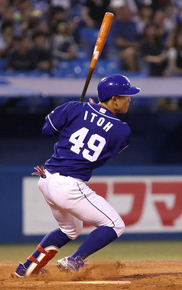 【画像・写真】中日・伊藤康　11試合ぶり先発で躍動　快足で先制ホーム＆プロ初長打
