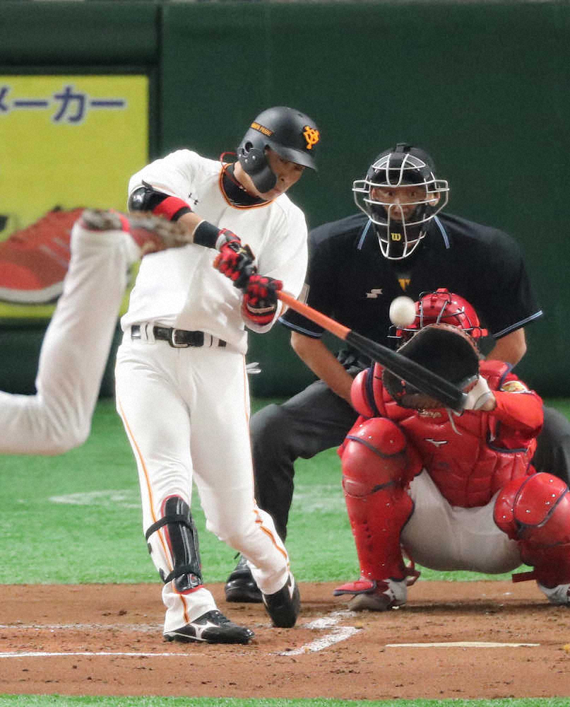 【画像・写真】巨人　意地の同一カード3連敗阻止！広島の連勝11で止めた　8回重信犠飛で岡本が激走ホームイン