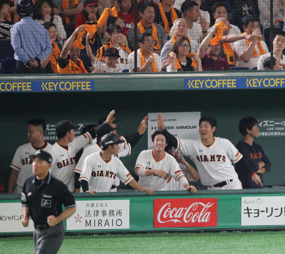 【画像・写真】巨人・重信　途中出場で決勝犠飛　「情けない外野フライで…」激走岡本に感謝