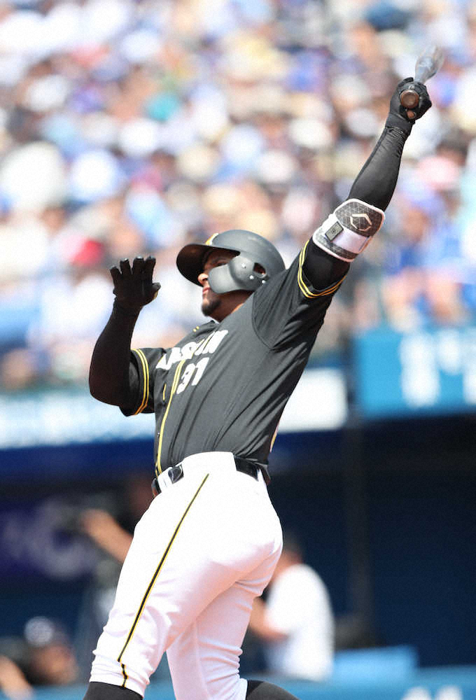 【画像・写真】阪神マルテ“男の約束弾”　仲良しガルシアを援護「勝ち星ついて良かった」