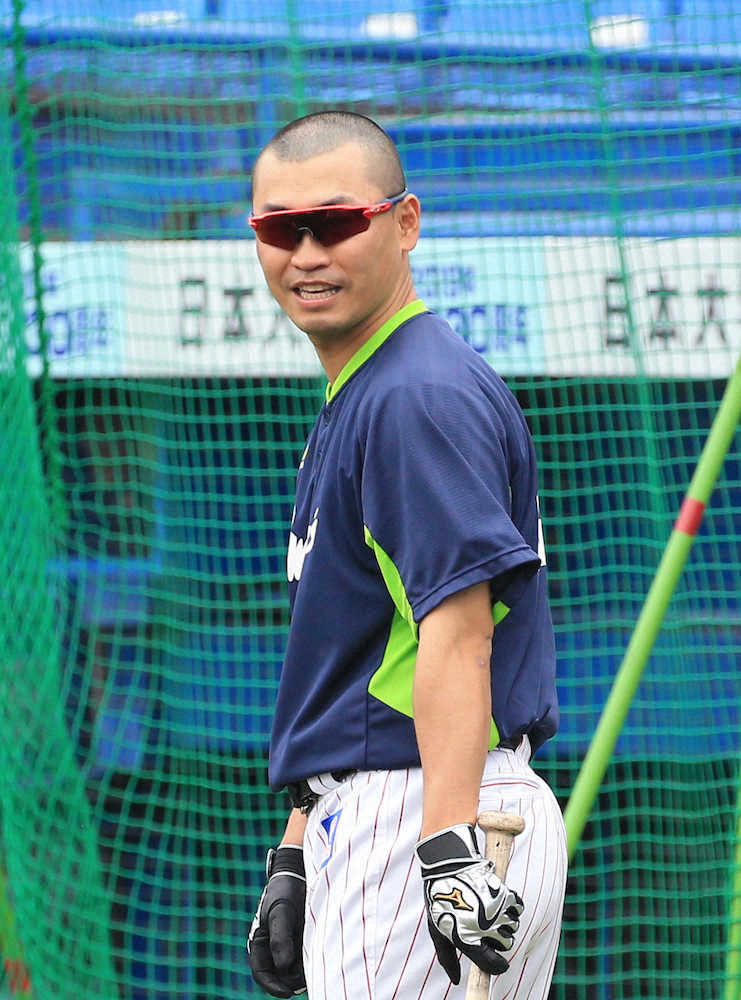 【画像・写真】ヤクルト・青木が頭を丸めて神宮に登場　野手最年長37歳、笑顔でチームけん引　11連敗ストップなるか