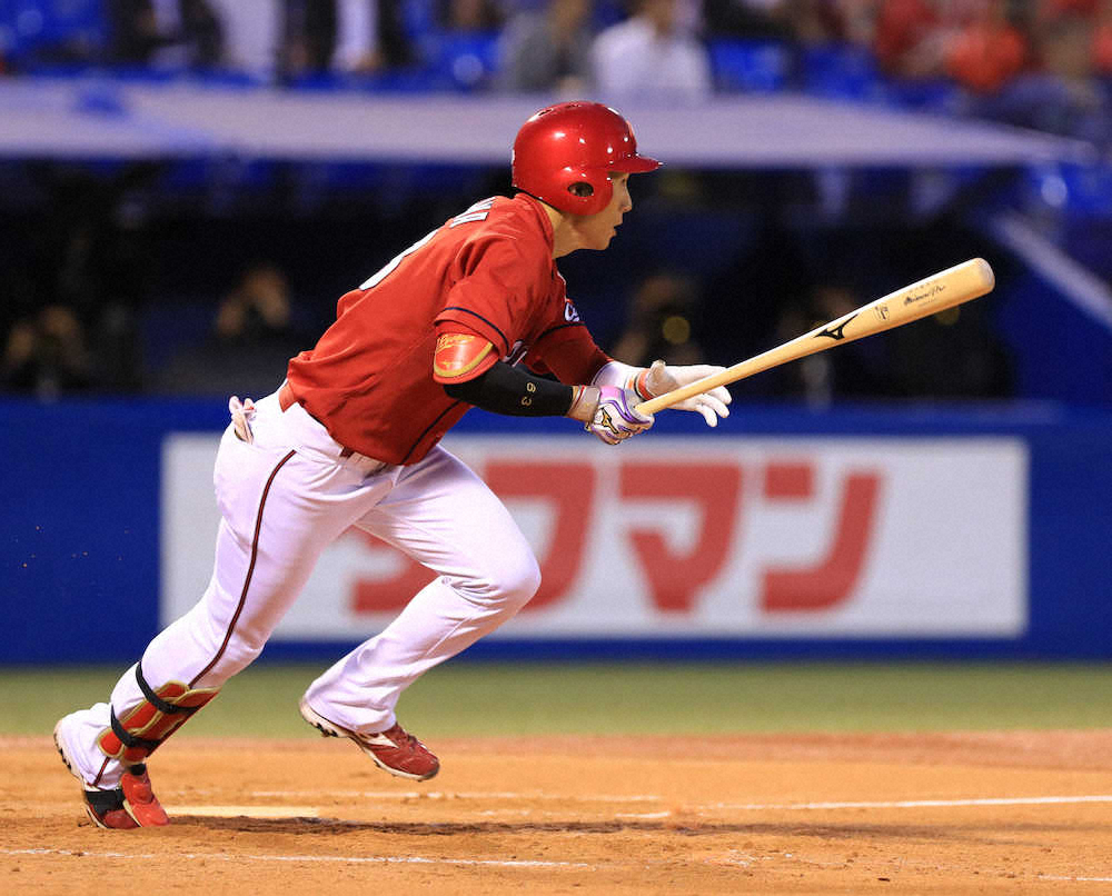 【画像・写真】広島3回に一挙3点！　誠也13試合連続打で勝ち越し、三盗も決める　西川は20試合連続安打