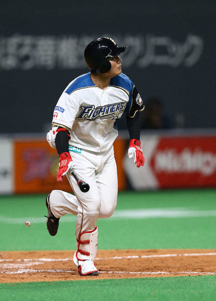 【画像・写真】清宮、今季1号が球団8000号！やっぱり“持ってる”、リーチかけた中田に「感謝」