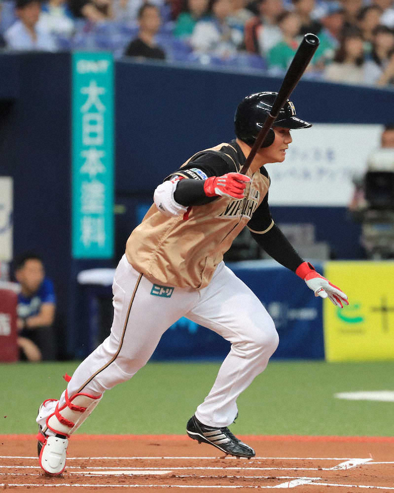 【画像・写真】清宮、無難に一塁守備　加藤の好投に「守っていて楽しかった」