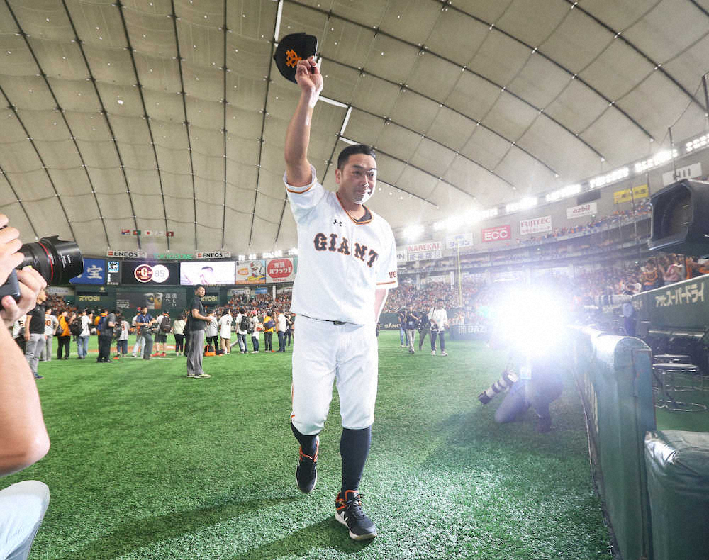 【画像・写真】巨人・阿部　通算400号メモリアルアーチに「最高です!」「いいところで絶対使ってくれると思って準備」