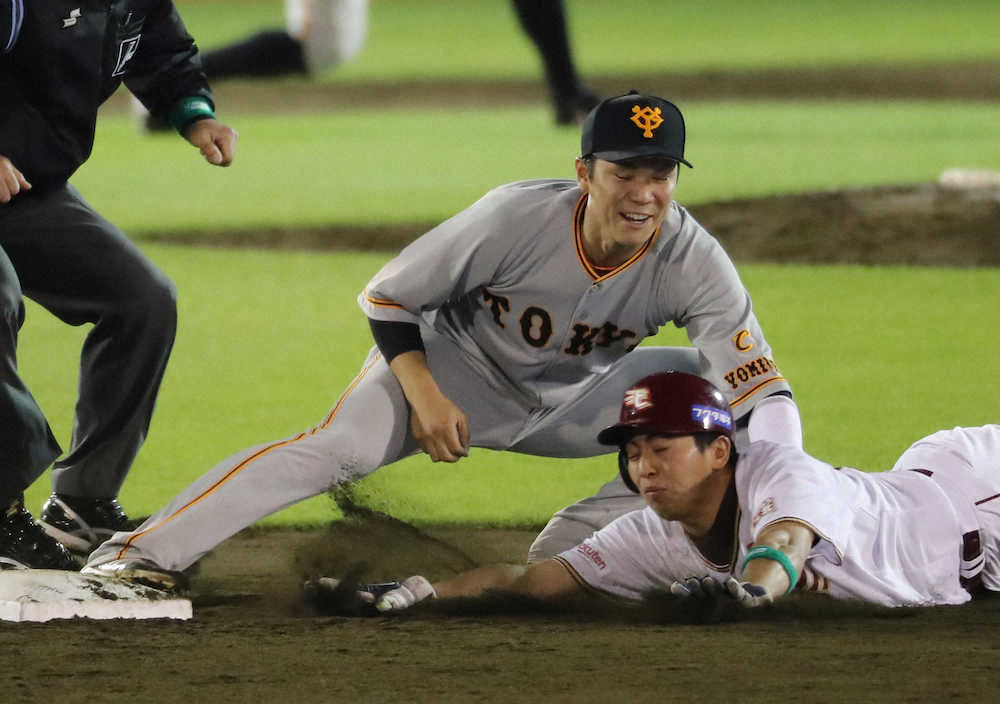 【画像・写真】楽天・小郷、痛恨判断ミス　平石監督「今後に生かして」