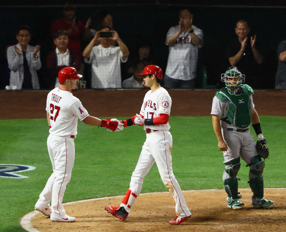 【画像・写真】大谷、逆方向へ4号2ラン　トラウト13球粘った直後の初球「あれだけ見られたので」