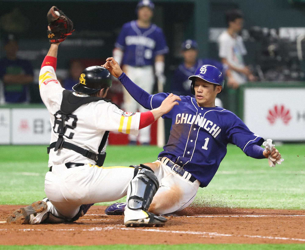 【画像・写真】中日・阿部が同点打　ビシエドがDHで、初の一塁で先発