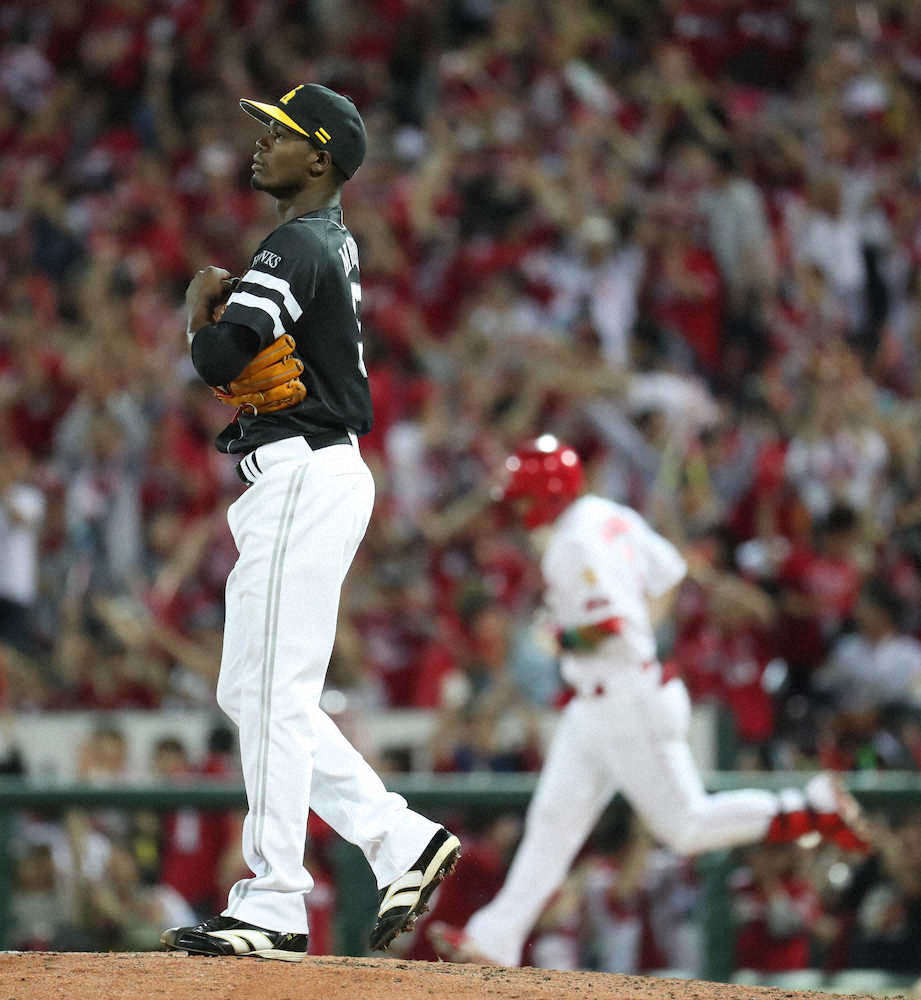 【画像・写真】ソフトB　日本シリーズ再戦で広島に先勝　千賀7回8K零封　広島、誠也3ランで1点差迫るも中崎被弾