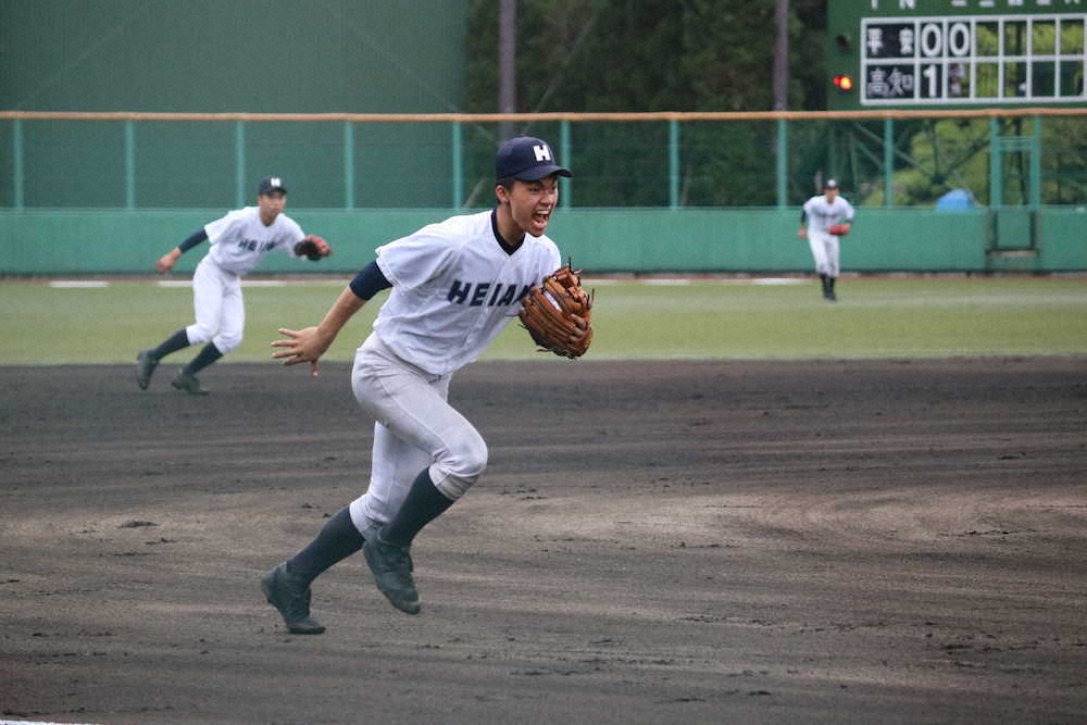 【画像・写真】龍谷大平安、高知1年生・森木に脱帽…原田監督「完成されている」