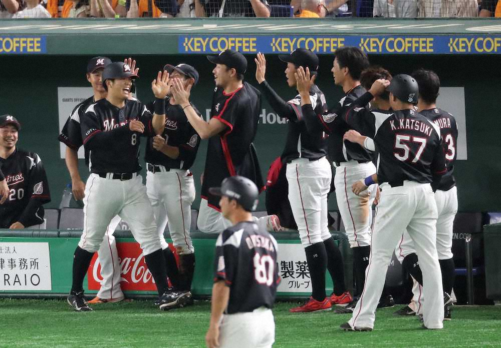 【画像・写真】ロッテ　中村奨が救った！17打席ぶり安打が9回千金V打「本当はもっと早く…」