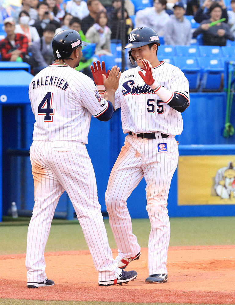 【画像・写真】ヤクルト・村上　豪快な勝ち越し16号　チームの本拠地連敗を11で止める