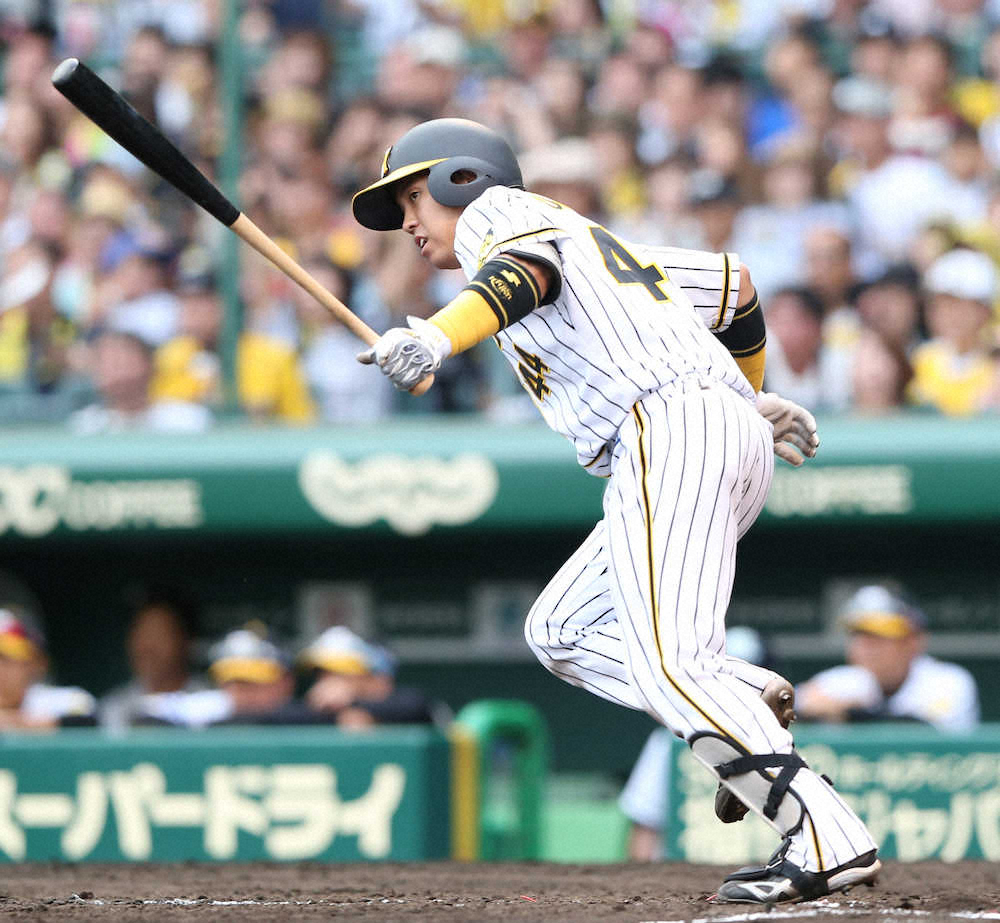 【画像・写真】阪神　再び同点に追い付く　梅野が足でかき回す