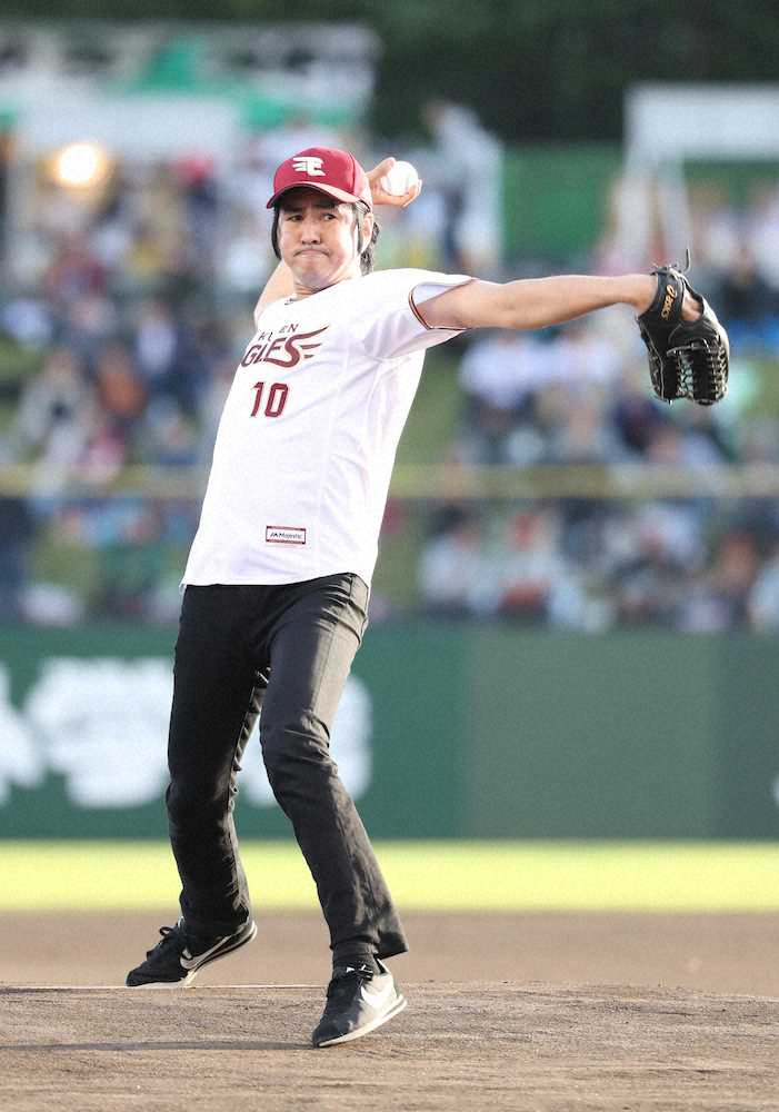 【画像・写真】田島貴男「ウォーミングアップが3年」　“3度目の正直”地元郡山でノーバン始球式