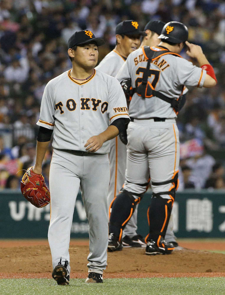 【画像・写真】4回途中でマウンドを降りる田口（撮影・森沢裕）