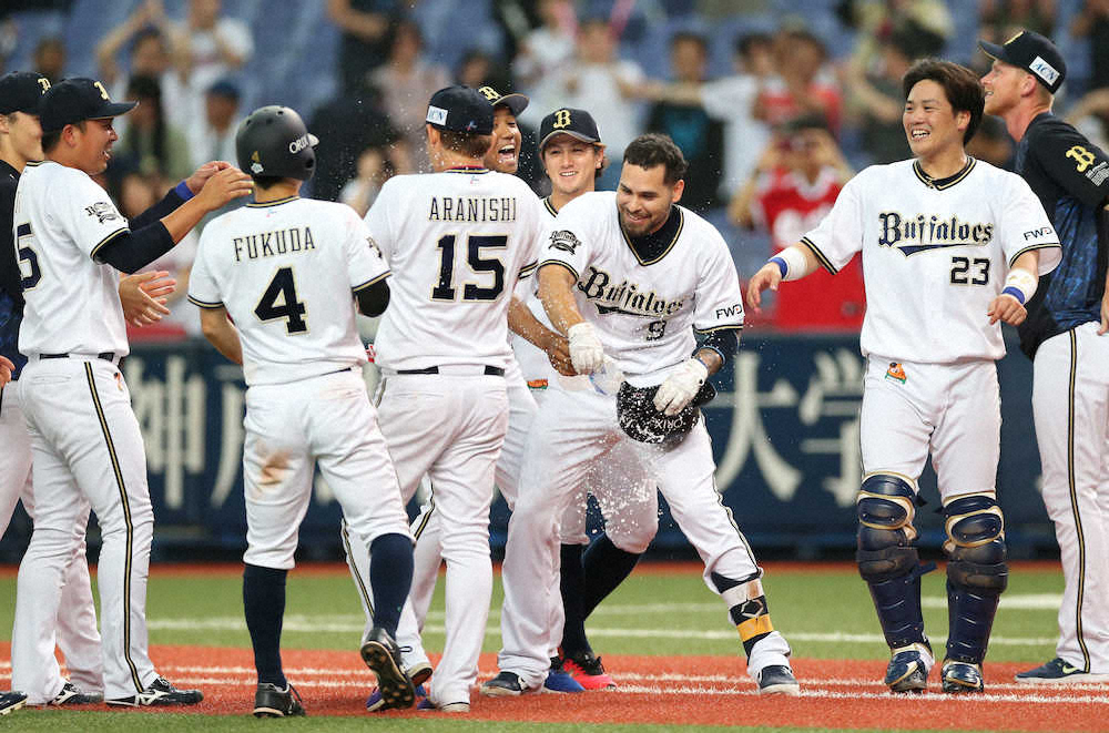 【画像・写真】オリ劇的サヨナラ！4連敗目前の9回2点差逆転　西村監督ご満悦