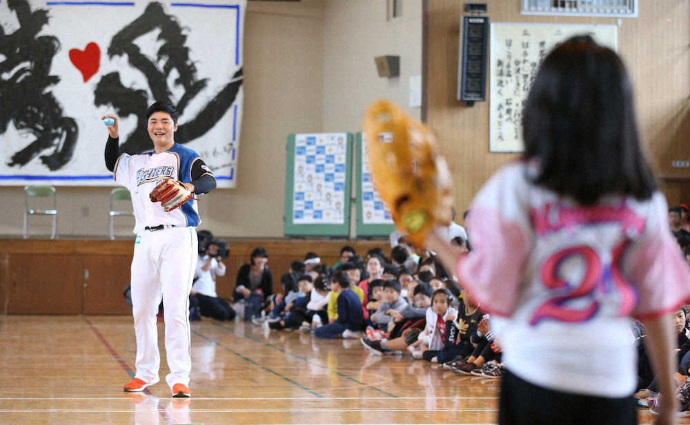 【画像・写真】日本ハム・清宮　約770人の児童から熱いエールに「鳥肌が立ちました」