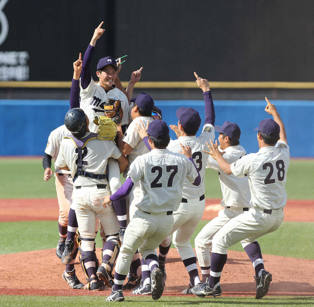 【画像・写真】明大　38年ぶり日本一!今秋ドラ1候補・森下が圧巻10K1失点完投でMVP