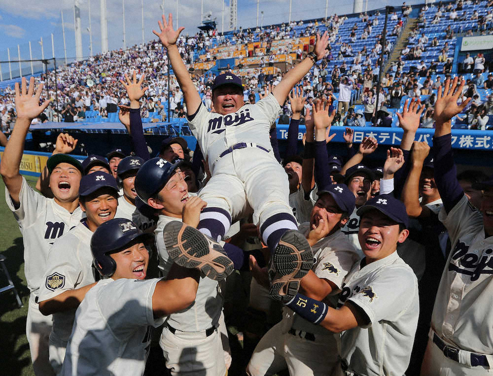【画像・写真】明大・善波監督　万感V!“島岡イズム”で生活指導を徹底「38年の歴史がやっとつながった」