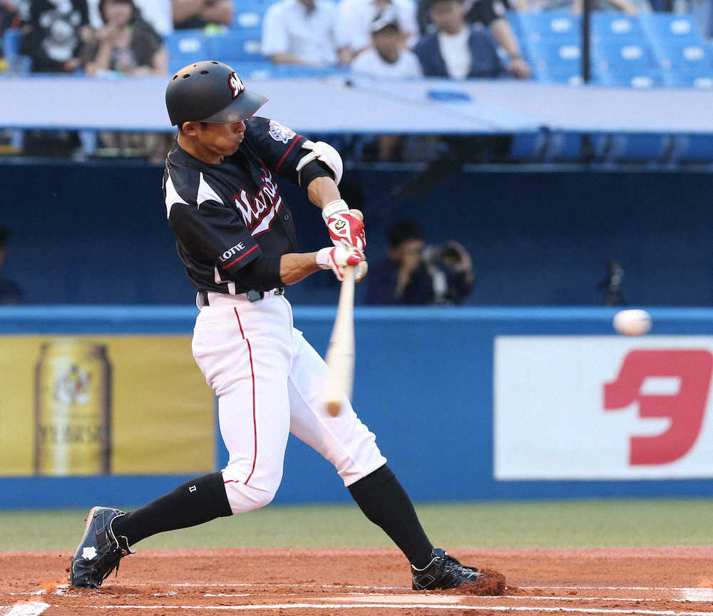 【画像・写真】ヤクルト・山田哲　自身2度目のシーズン11球団制覇弾　ロッテ・荻野と史上14度目W先頭打者弾も
