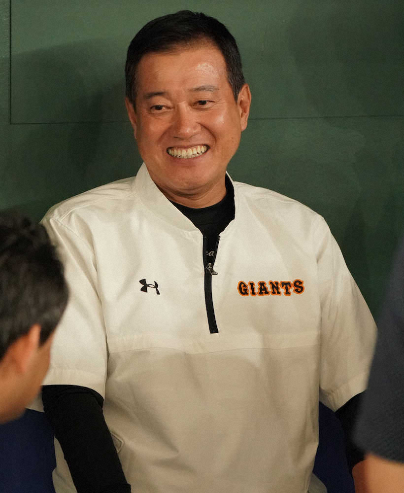 【画像・写真】巨人・原監督　日本ハムから加入の藤岡に期待「水を得た魚のごとく暴れてもらいたい」