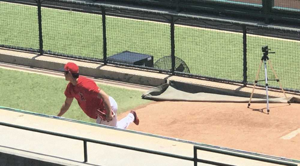 【画像・写真】大谷　手術後初297日ぶりにブルペンで投球練習「懐かしかった　楽しかった」